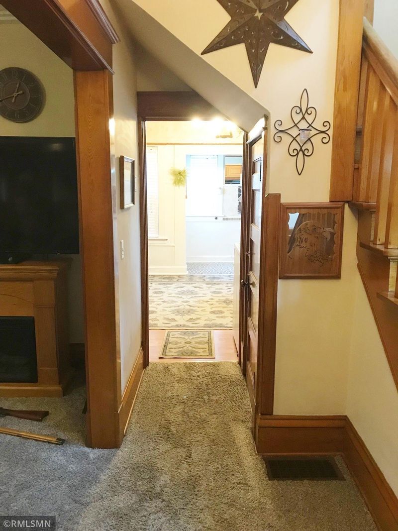 1151 Rose Ave E, Saint Paul, MN 55106