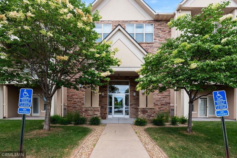 2103 Silver Bell Rd #202, Eagan, MN 55122