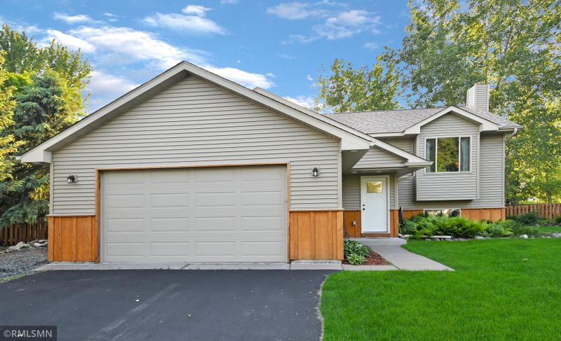 29710 Broadway St, Lindstrom, MN 55045