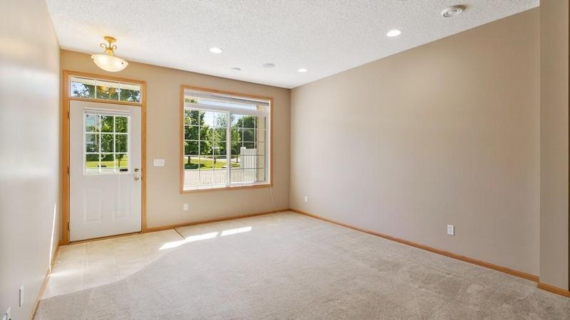 936 Willow Glen Dr #203, Buffalo, MN 55313