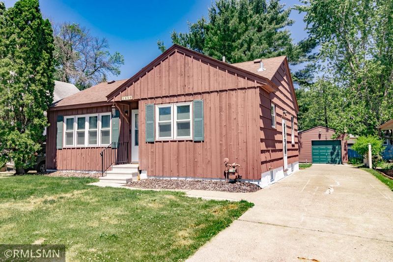 1379 Margaret St, Saint Paul, MN 55106