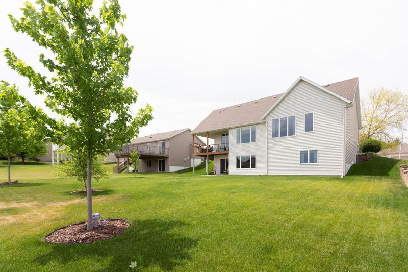 5124 Manor Brook Dr NW, Rochester, MN 55901