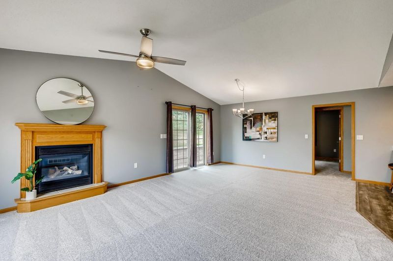 440 Parkview Ln, River Falls, WI 54022