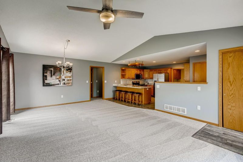 440 Parkview Ln, River Falls, WI 54022