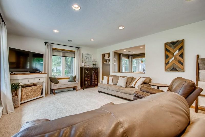 665 140th Ln NW, Andover, MN 55304