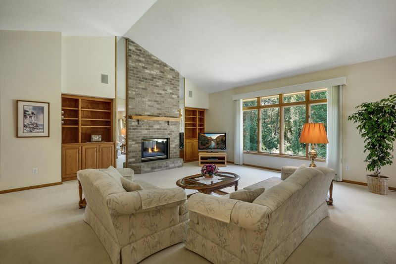 18127 Clear Spring Ln, Eden Prairie, MN 55347