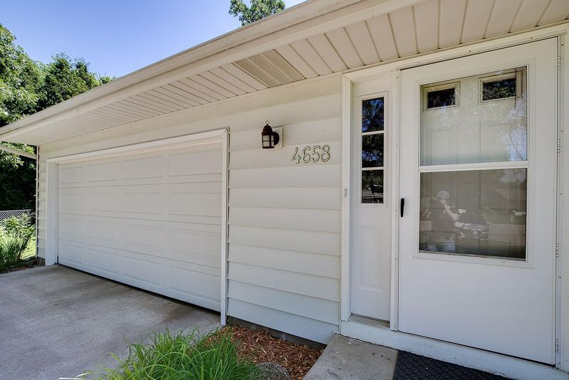 4658 Pello Cir, Eagan, MN 55122
