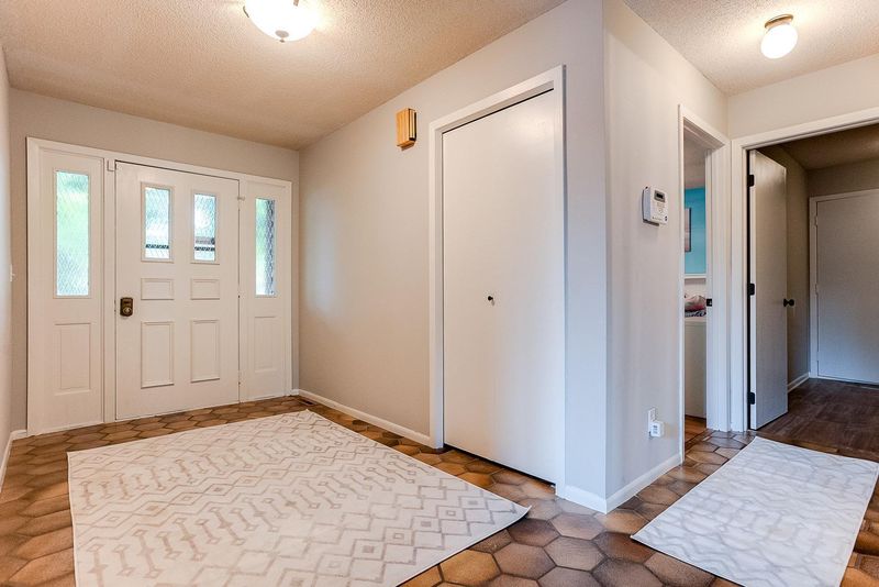1175 Amble Dr, Arden Hills, MN 55112