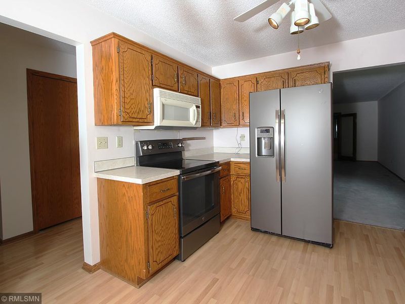 5655 Donegal Ct, Shoreview, MN 55126