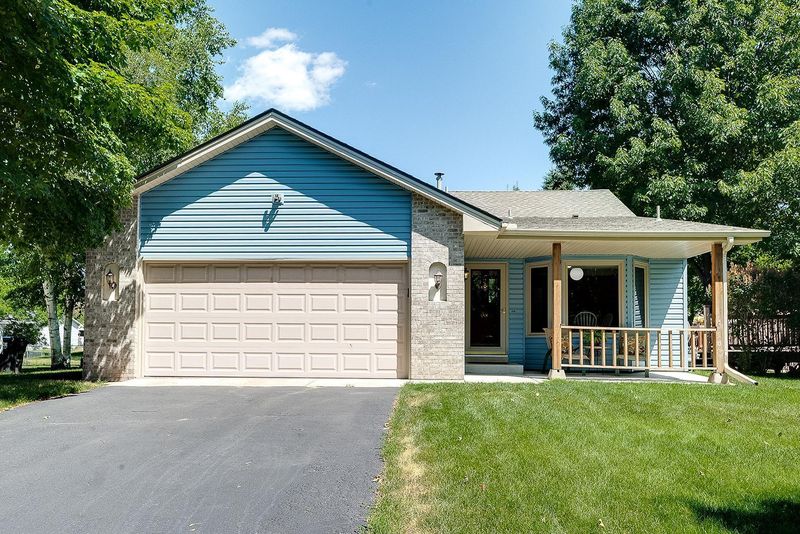 149 Wildflower Dr, Lino Lakes, MN 55014