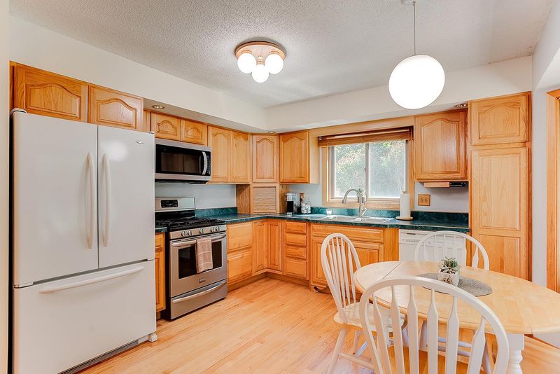 149 Wildflower Dr, Lino Lakes, MN 55014