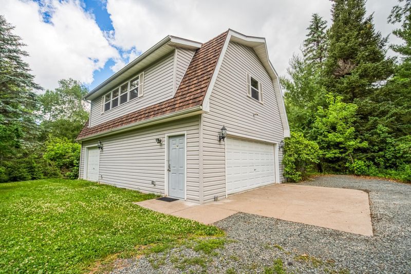 647 Nokomis Dr, Osceola, WI 54020