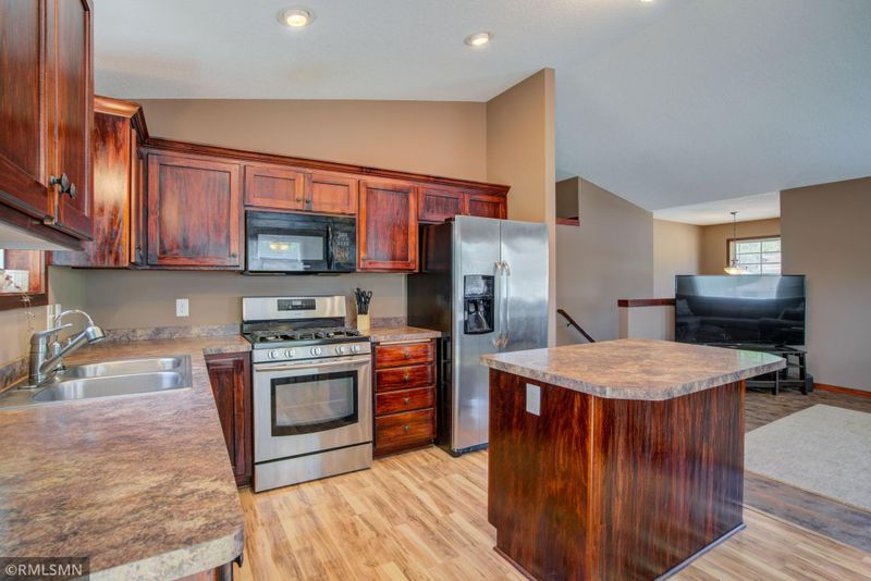 816 Washington St, Anoka, MN 55303