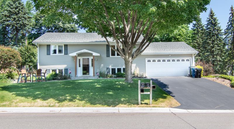 1874 13th St NW, New Brighton, MN 55112
