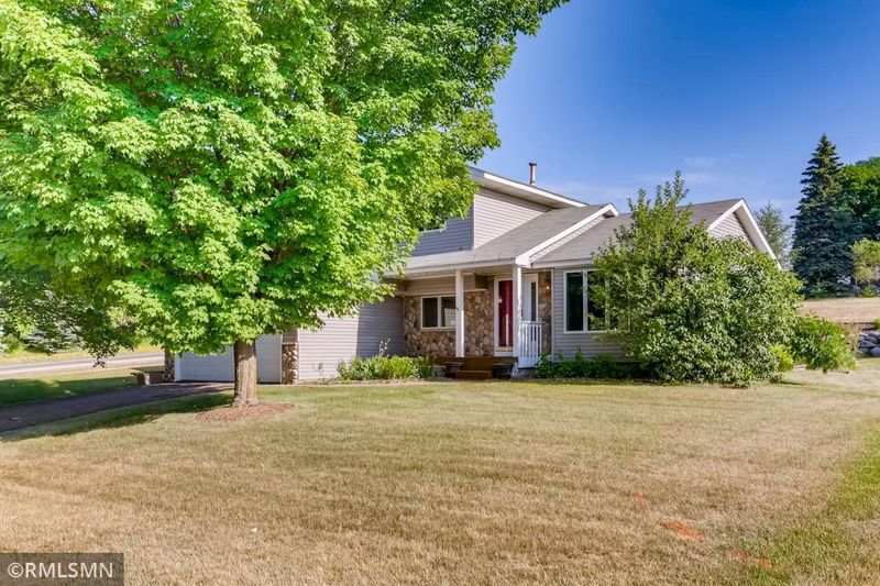 8790 Hillview Dr E, Saint Bonifacius, MN 55375