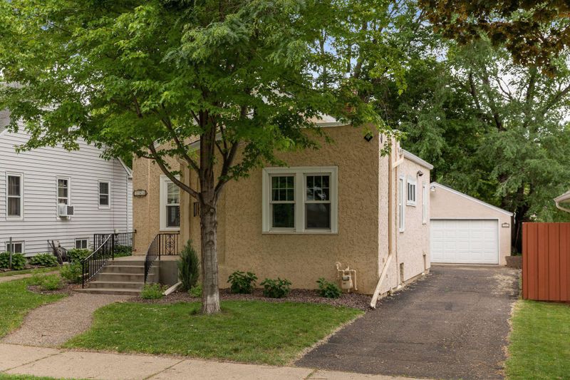 288 Griggs St S, Saint Paul, MN 55105