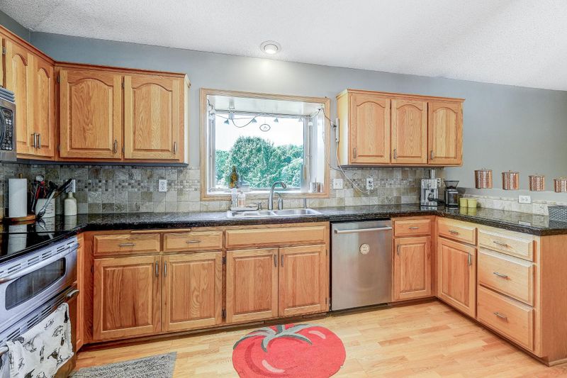 30619 Wallmark Lake Dr, Chisago City, MN 55013