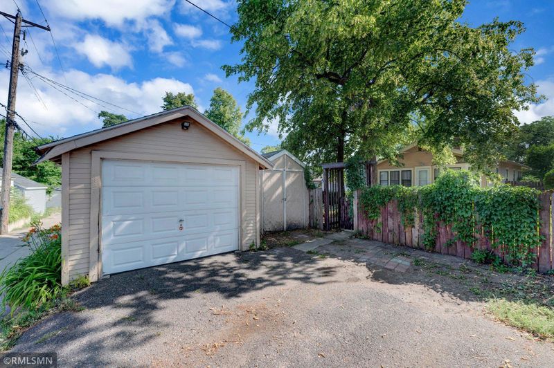 3327 Russell Ave N, Minneapolis, MN 55412