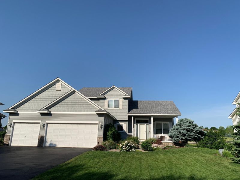 1850 Omega Dr, Shakopee, MN 55379