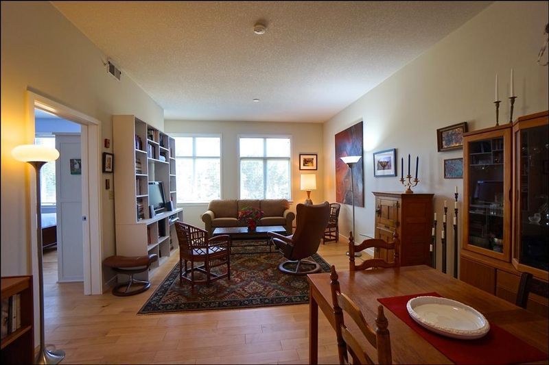 301 7th St W #1305, Northfield, MN 55057