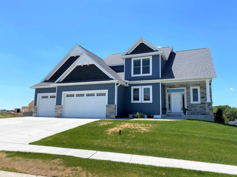 3137 Woodstone Dr SW, Rochester, MN 55902