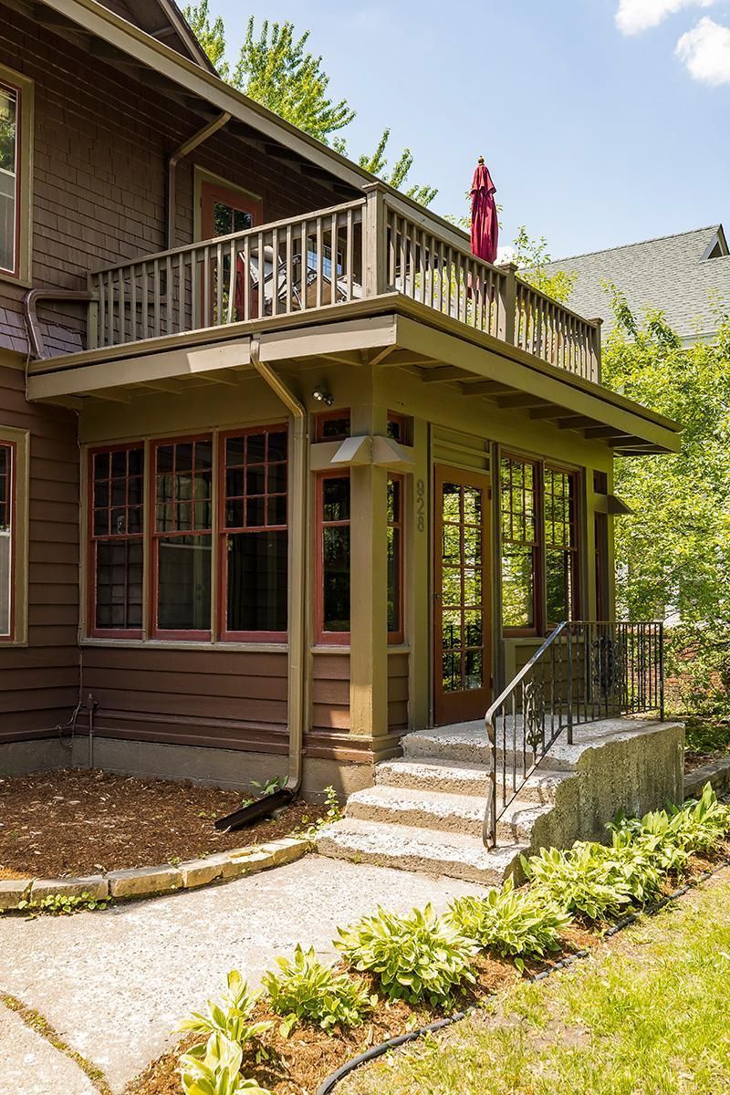 928 Franklin Ter, Minneapolis, MN 55406