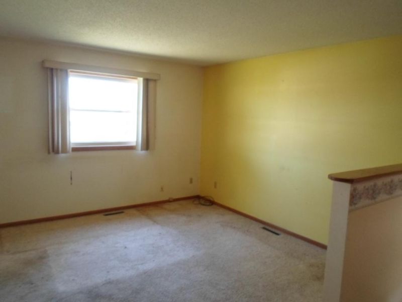 203 7th St NE, Kasson, MN 55944