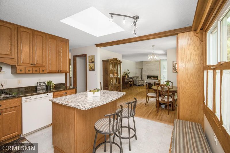 713 E 131st St, Burnsville, MN 55337