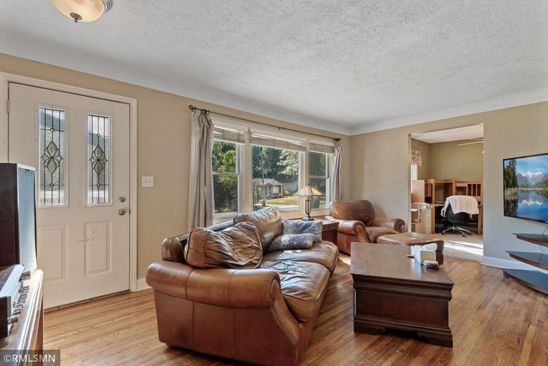 60 West Rd, Circle Pines, MN 55014