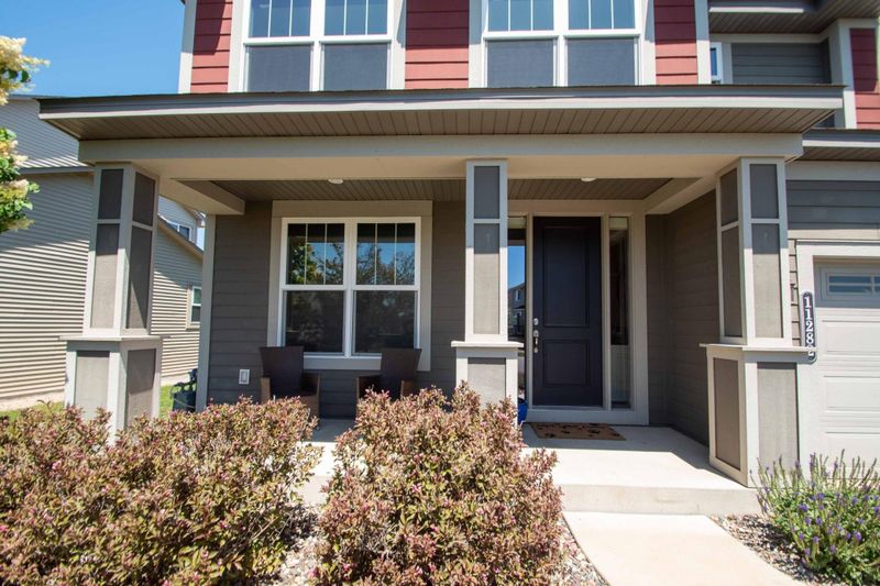 11282 Harness Rd, Woodbury, MN 55129