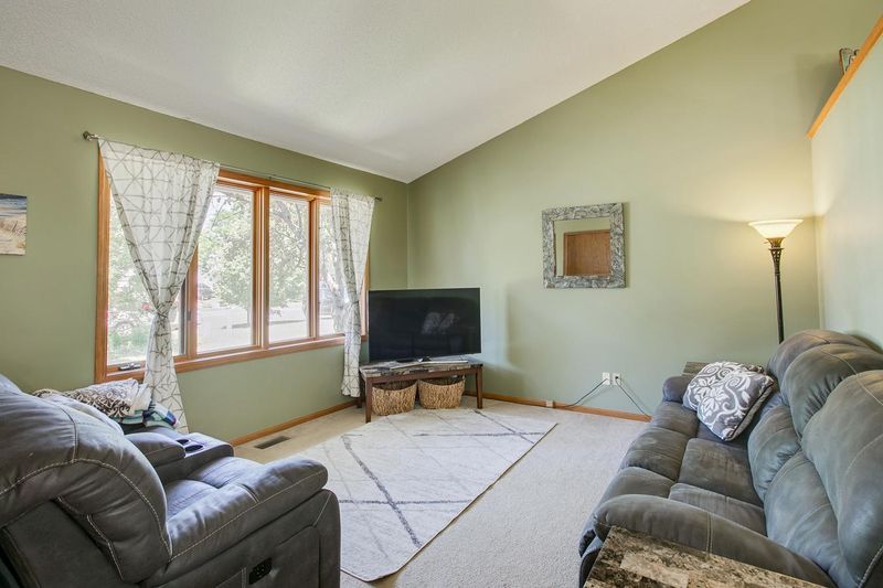 7190 Upper 157th St W, Apple Valley, MN 55124
