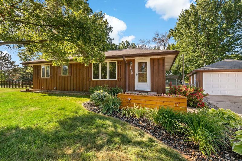 14698 Dahomey Ave W, Rosemount, MN 55068