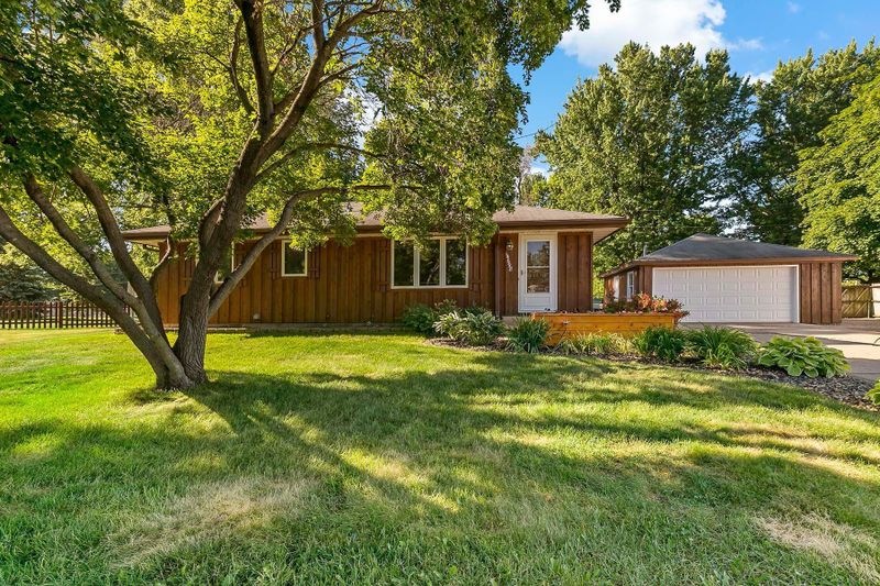 14698 Dahomey Ave W, Rosemount, MN 55068