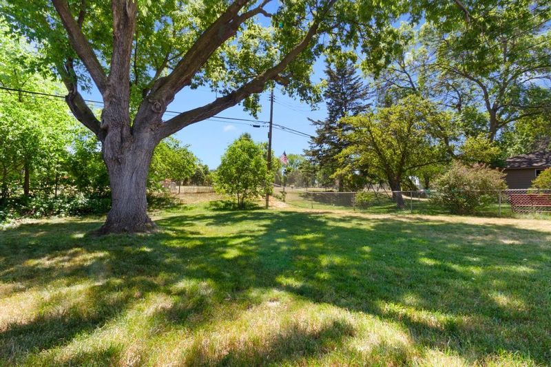 6806 Drew Ave N, Brooklyn Center, MN 55429