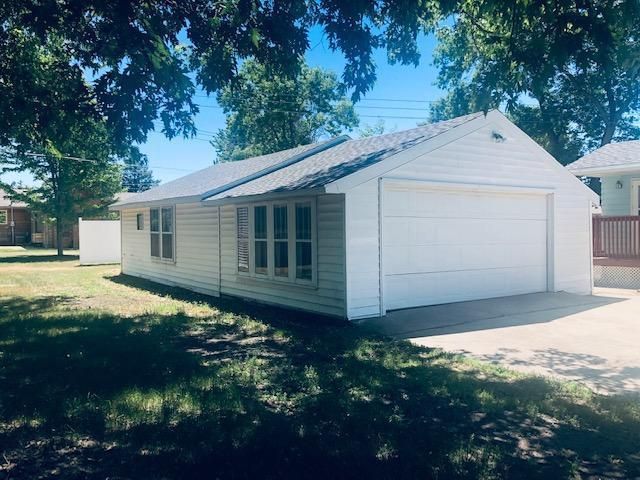 106 School St, Belgrade, MN 56312