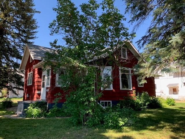 423 8th St SW, Willmar, MN 56201