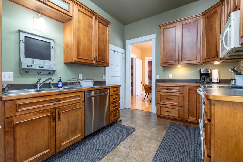707 N 6th St, Brainerd, MN 56401