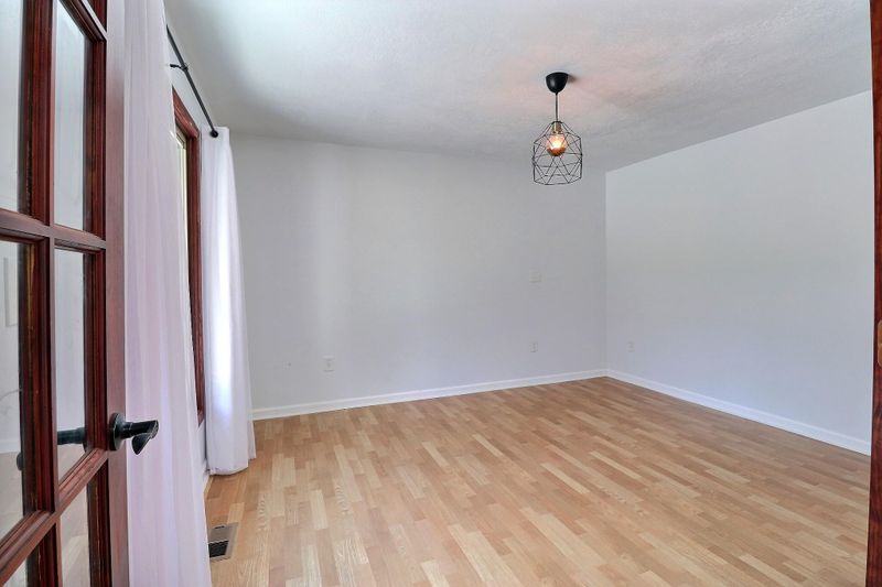 1383 Summer Ave, Maplewood, MN 55109