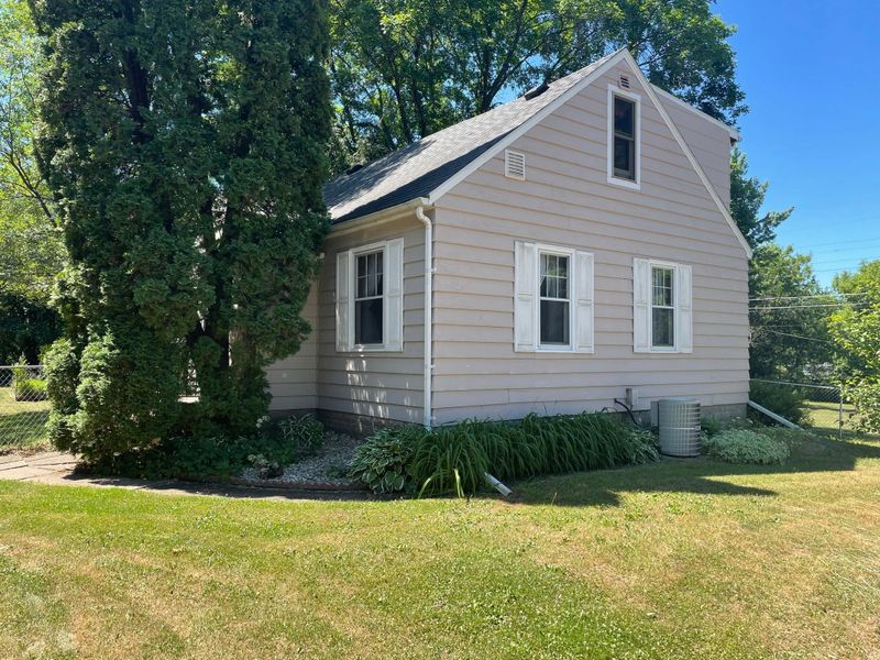 1655 2nd Ave, Newport, MN 55055