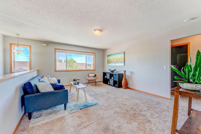 6815 Gingham Ct, Monticello, MN 55362