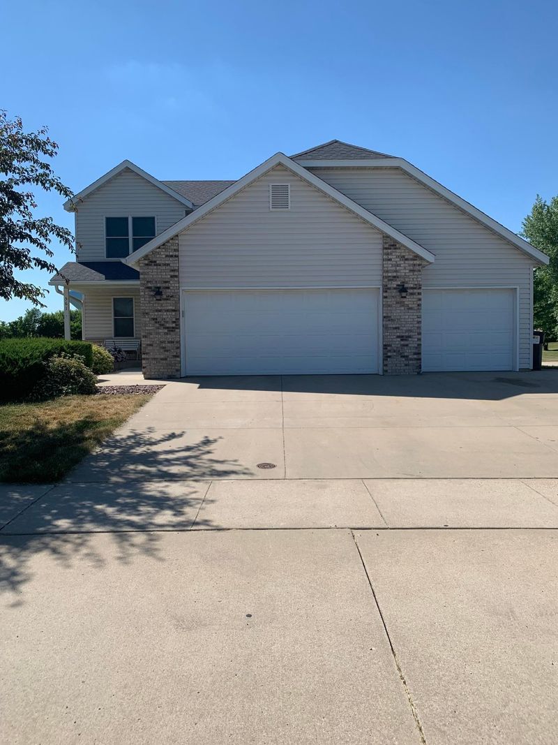 561 Towne Dr NE, Byron, MN 55920