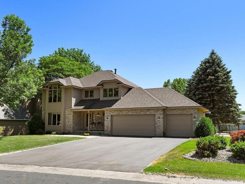 6657 Promontory Dr, Eden Prairie, MN 55346