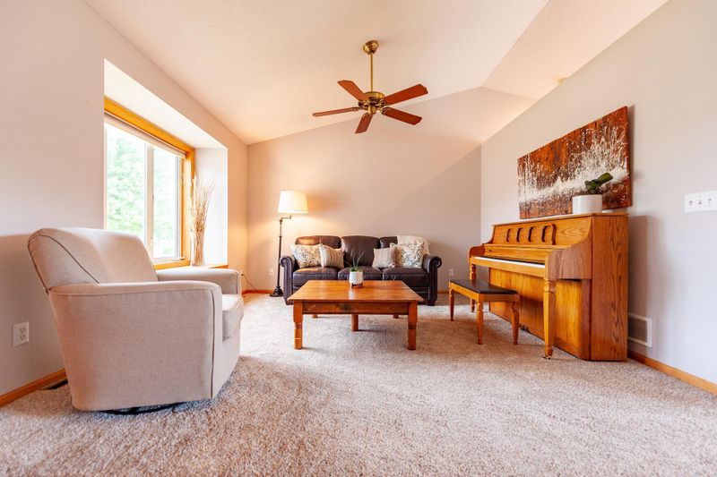 801 Acacia Dr S, Annandale, MN 55302