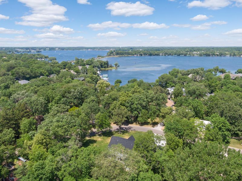 16723 Edgewood Ave, Wayzata, MN 55391