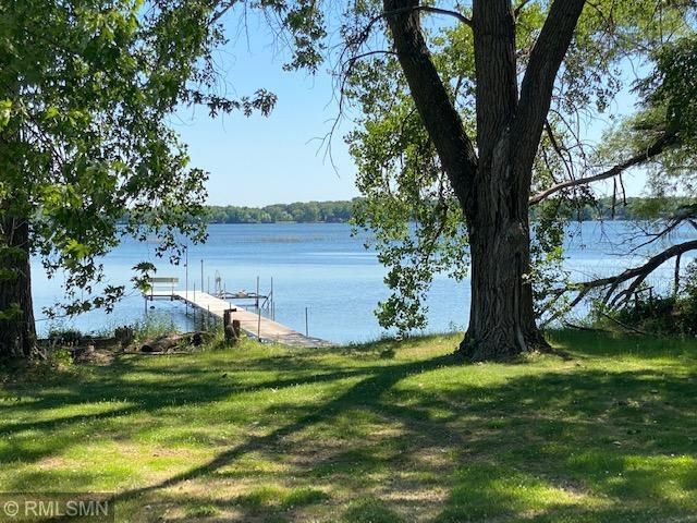 700 Pleasure Dr W, Litchfield, MN 55355