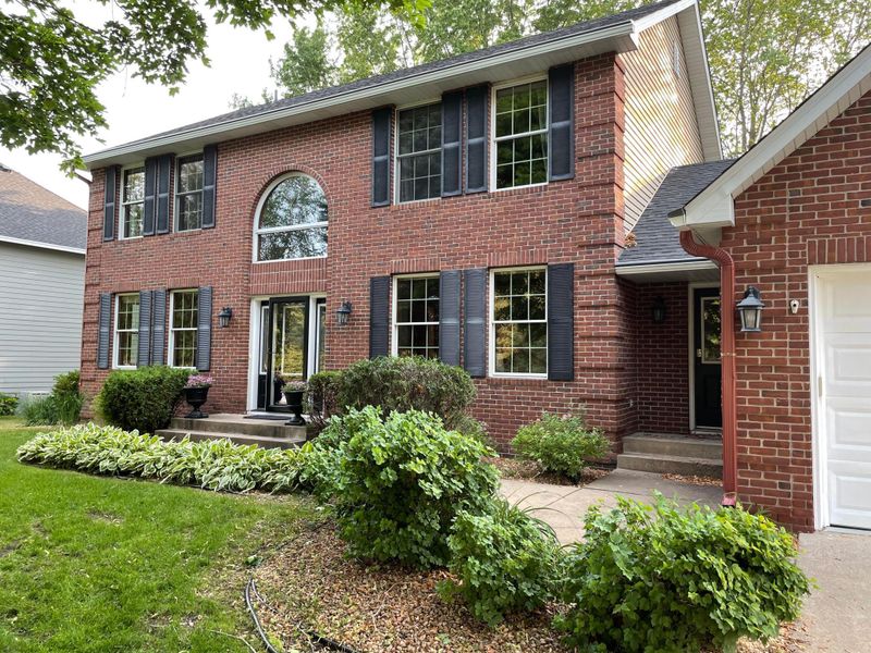 5925 Hamline Ave N, Shoreview, MN 55126