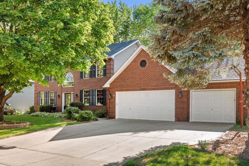 5925 Hamline Ave N, Shoreview, MN 55126