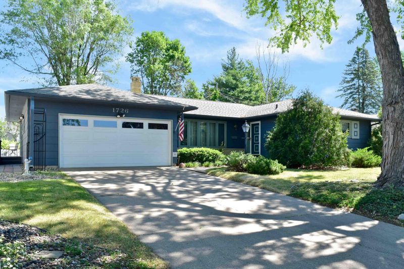 1726 W Broadway St, Winona, MN 55987