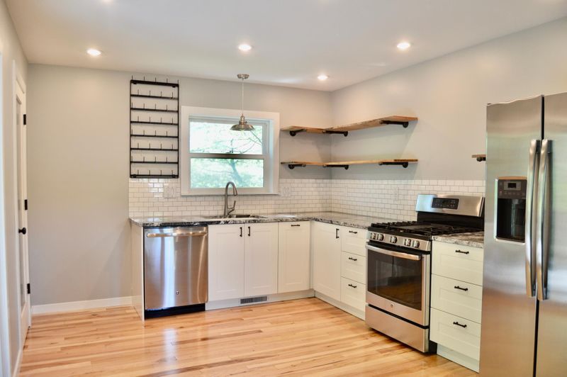 4231 S Robert Trl, Eagan, MN 55123