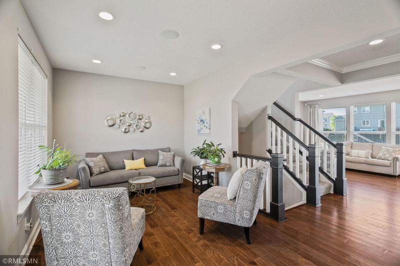 1410 Copper Hills Dr, Carver, MN 55315
